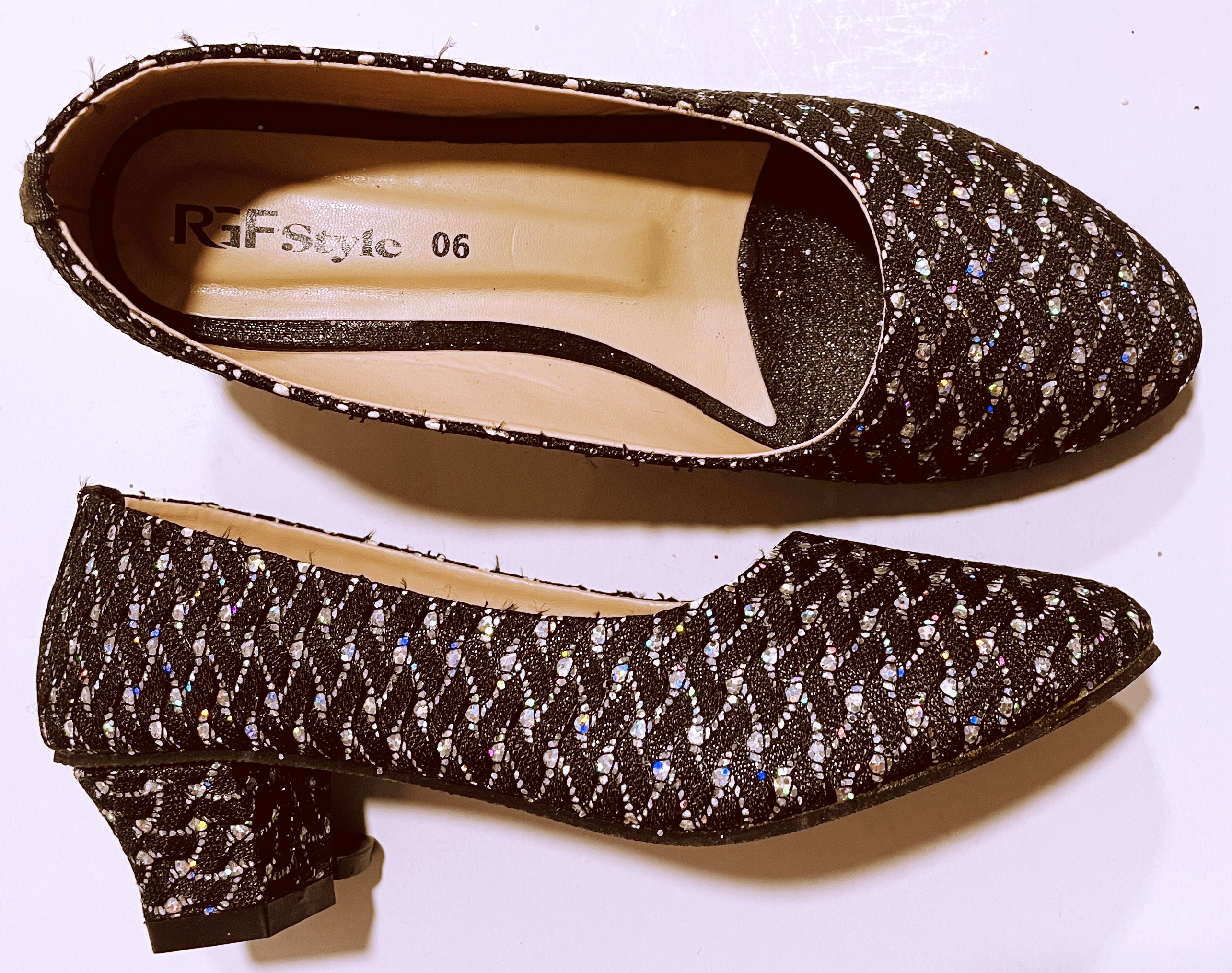 Ladies Covered Heel Shoe 1301C Black