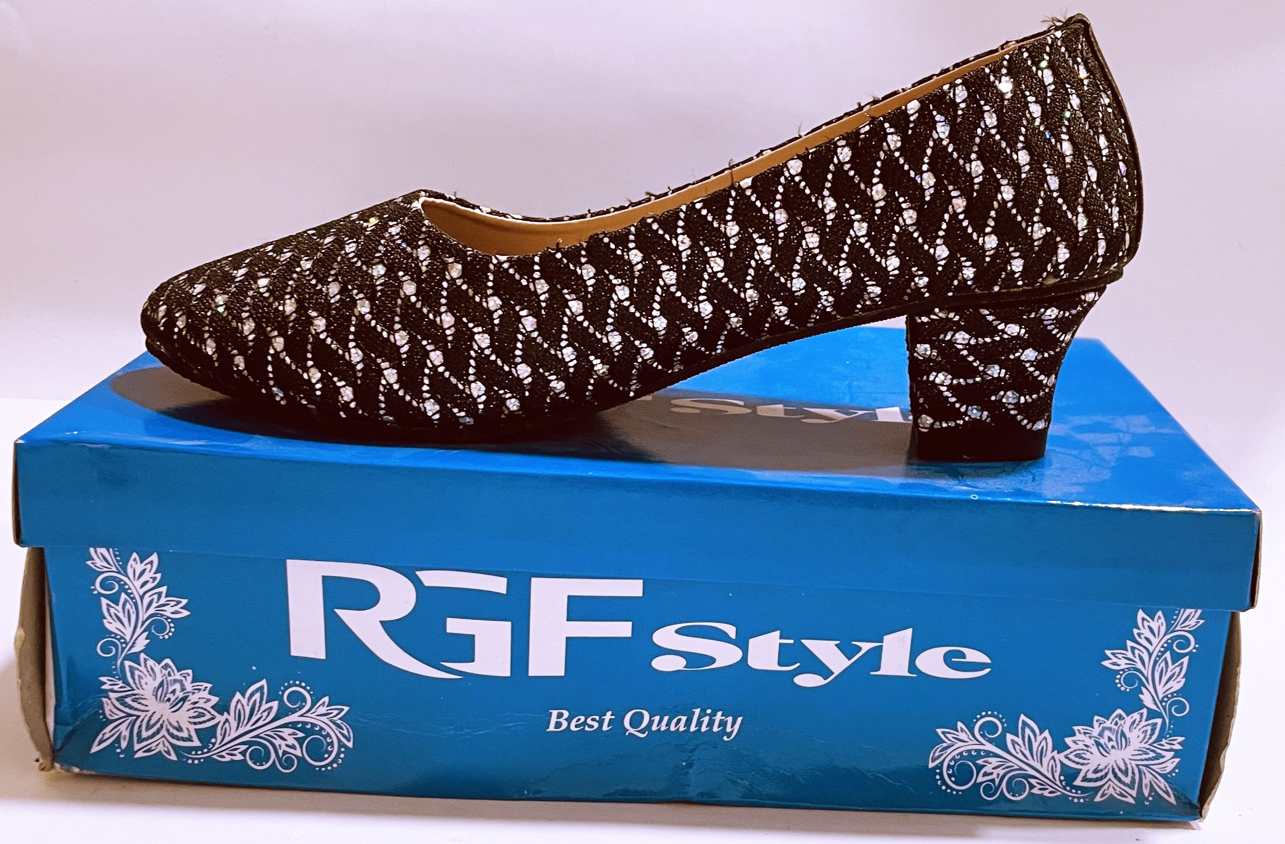 Ladies Covered Heel Shoe 1301C Black