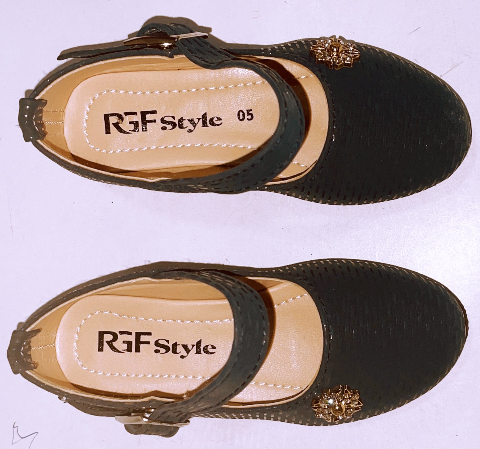 කාන්තාවන් සඳහා සෙරෙප්පු 766 නිල්