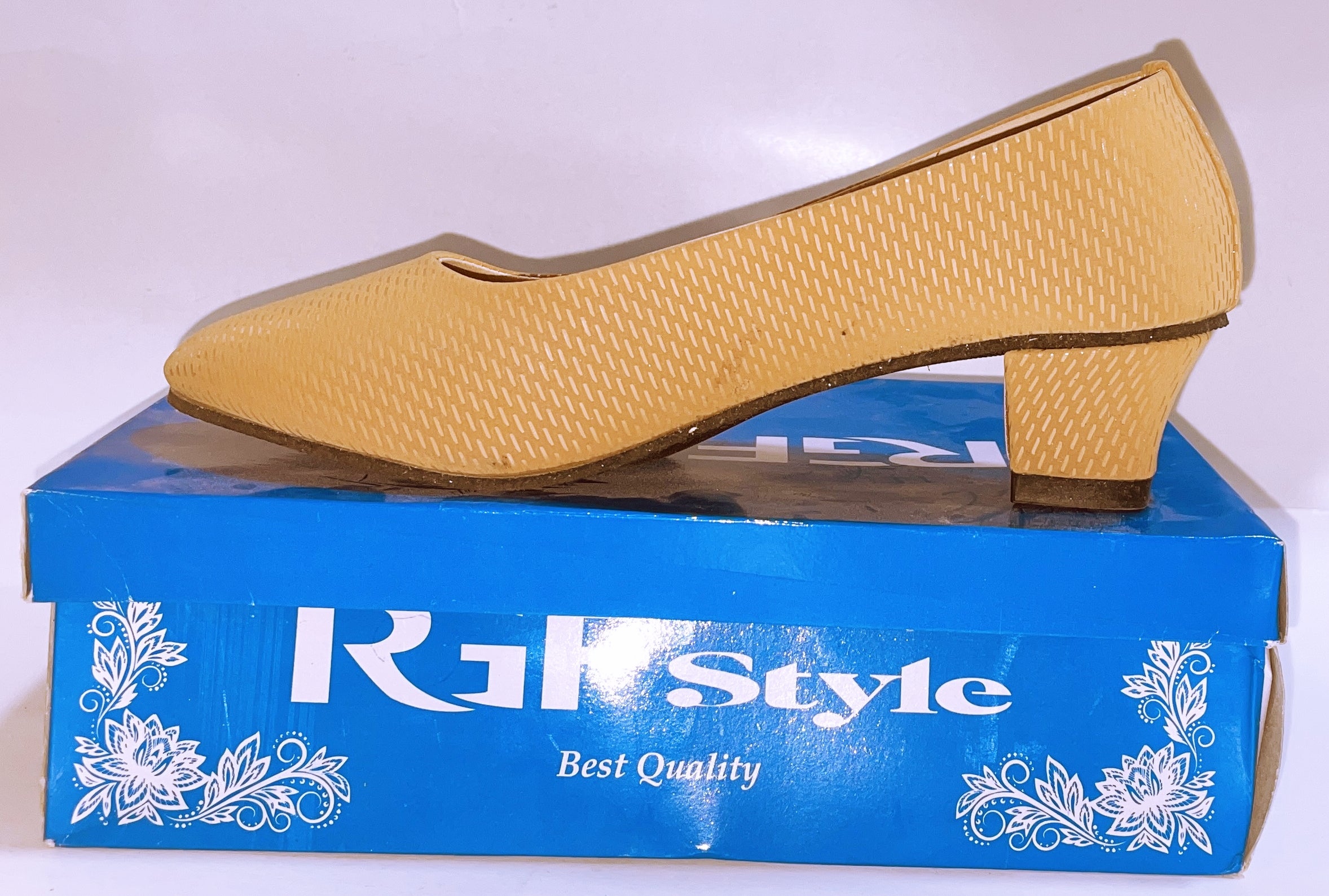 Ladies Covered Heel Shoe 992C Beige